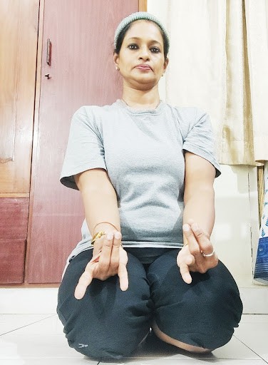 The Pushan Mudra is One of the Best Mudras to Reduce Acidity and Aid Digestion