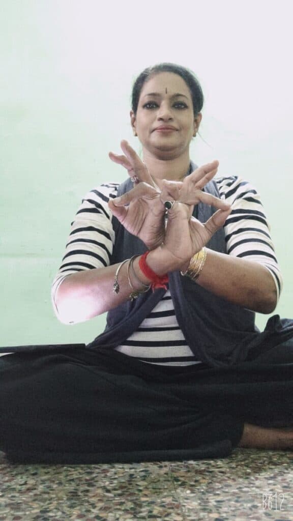 Mudras for beginners: the Abhaya Hridaya mudra